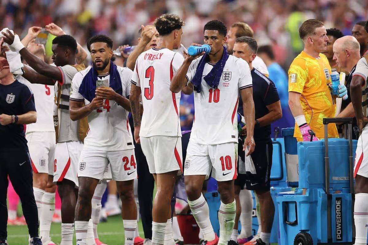 «فيفا» يرد على انتقادات توخيل لاستراحات شرب المياه في كأس العالم
