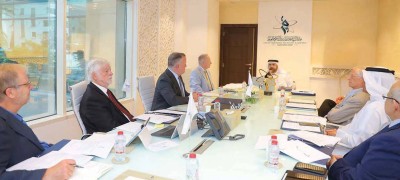 جمال بن حويرب والحضور خلال الاجتماع