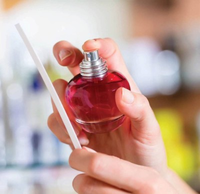 العطور تحافظ على انتعاشها رغم ضعف النمو بقطاع المنتجات الفاخرة