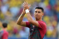 «فيفا» يكشف سر توهج النجوم في الأربعين