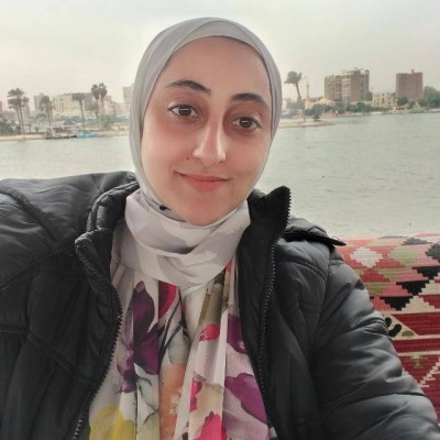 بين متعة العطلة ومخاطر الإدمان الرقمي.. 10 خطوات لحماية الأبناء من فخ الشاشات