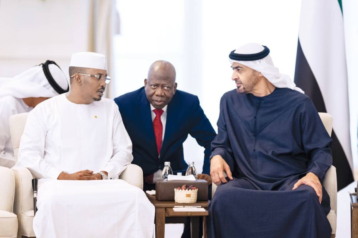 محمد بن زايد خلال استقباله محمد إتنو