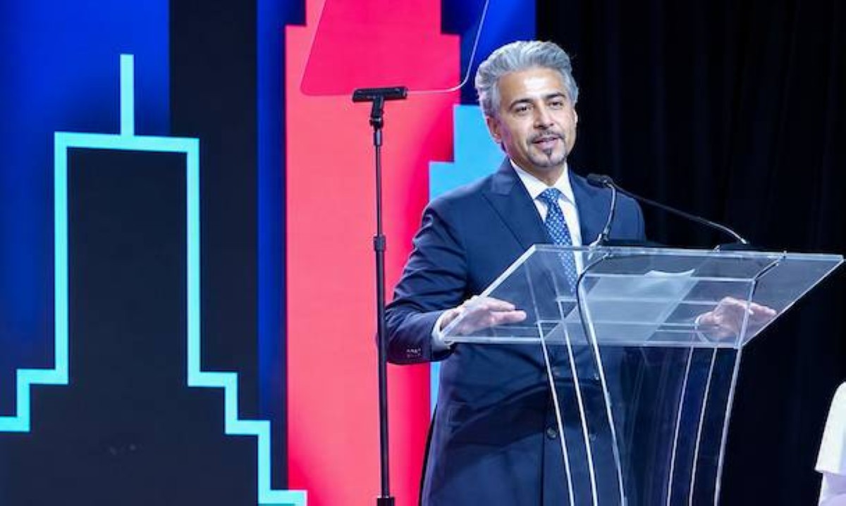 أحمد العامري ملقياً كلمته