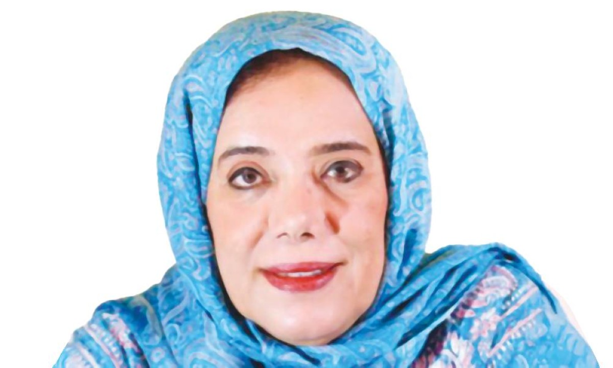  موزة غباش
