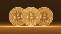 «بتكوين» تتجاوز 61 ألف دولار