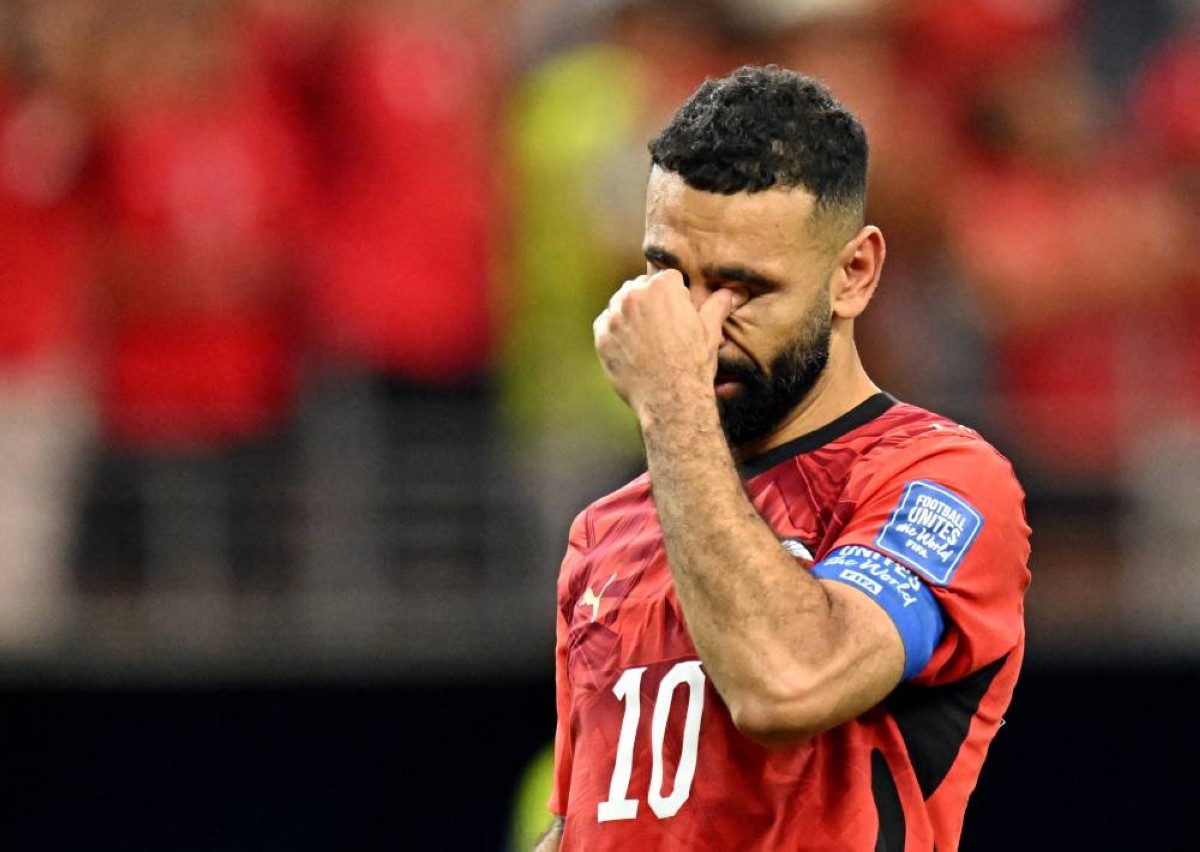 دموع صلاح تنهمر عقب تأهل مصر التاريخي