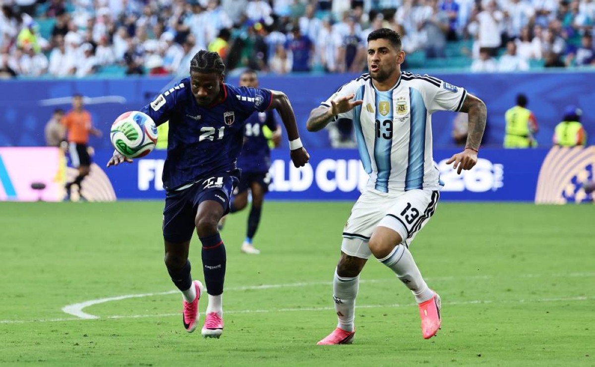 انهيار لاعب الرأس الأخضر و«الابن» يبكي ويواسي «الأب».. شاهد الفيديو