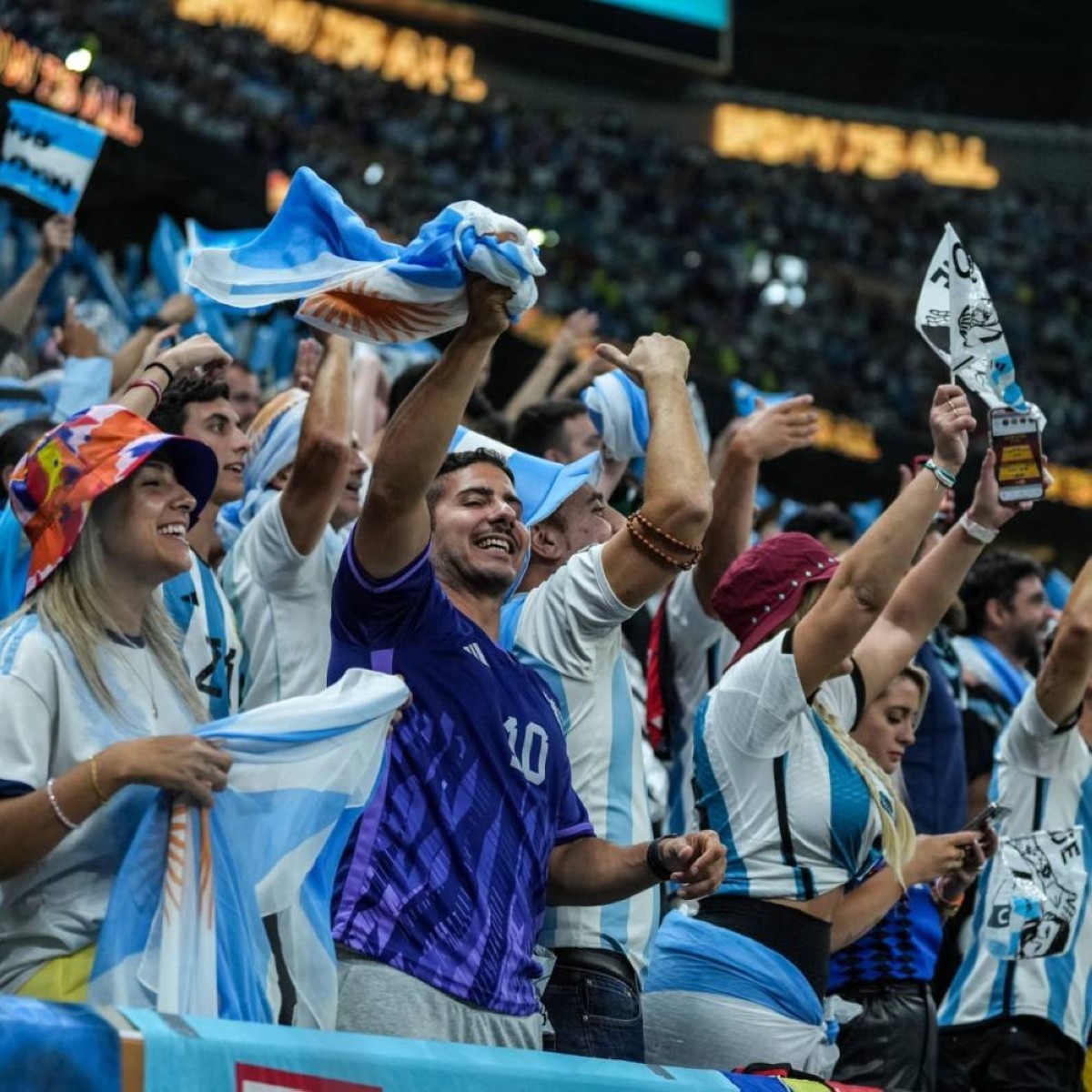 أكثر من 8 ملايين متفرج يمنحون أمريكا رقمًا قياسيًا في المونديال