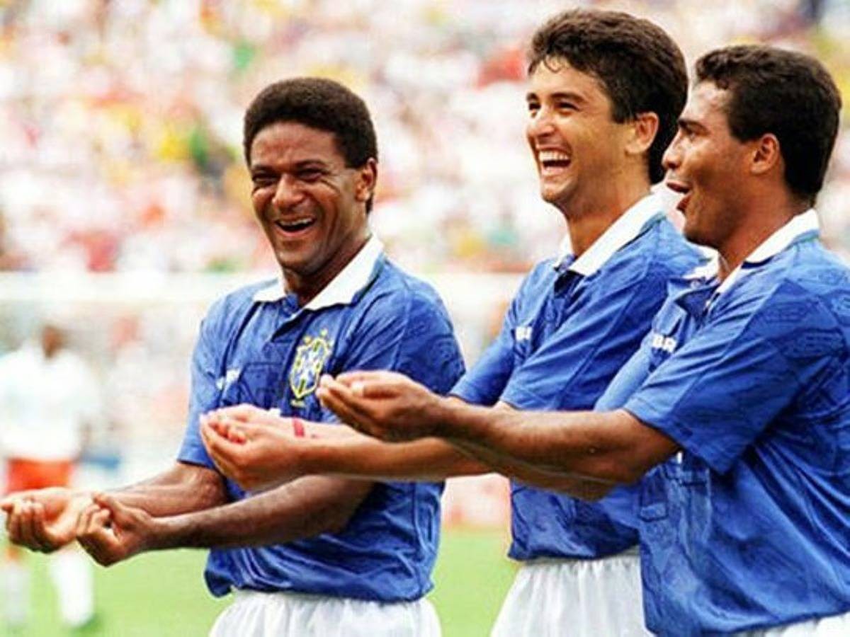 احتفال البرازيلي بيبيتو، الذي بدا وكأنه يحمل طفلًا، في مونديال 1994