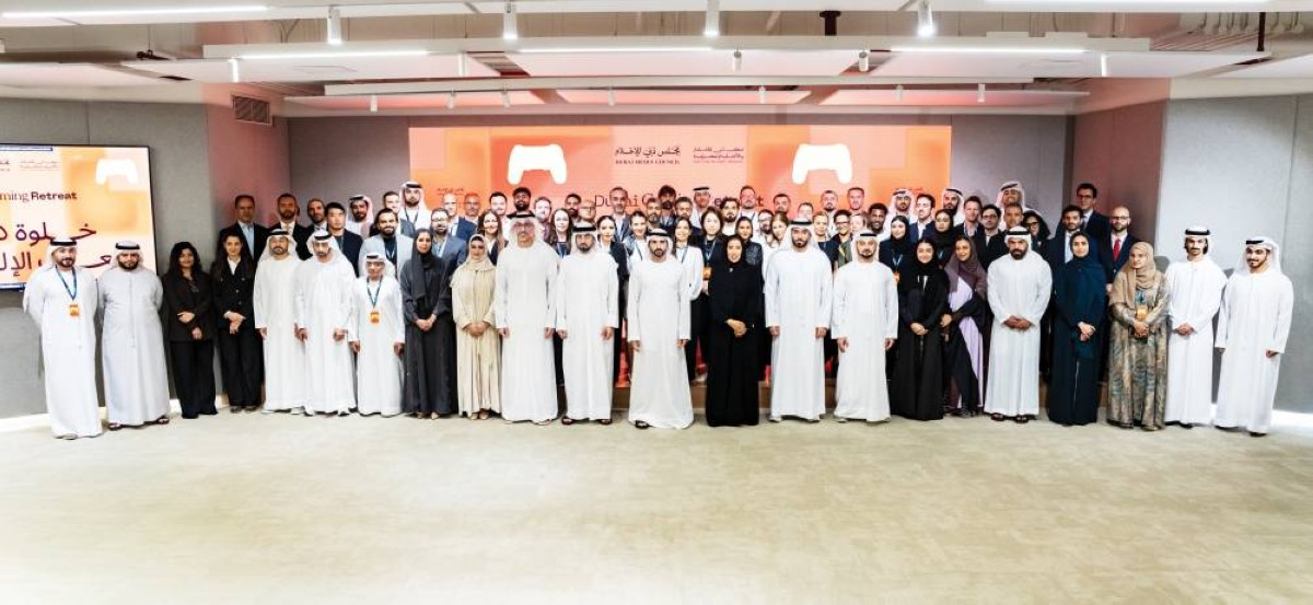 حمدان بن محمد وأحمد بن محمد خلال الخلوة بحضور منى المري ونهال بدري وخلفان بالهول وهشام العلماء 
