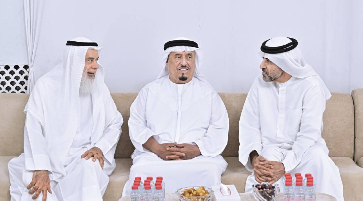 ضاحي خلفان خلال تقديمه واجب العزاء