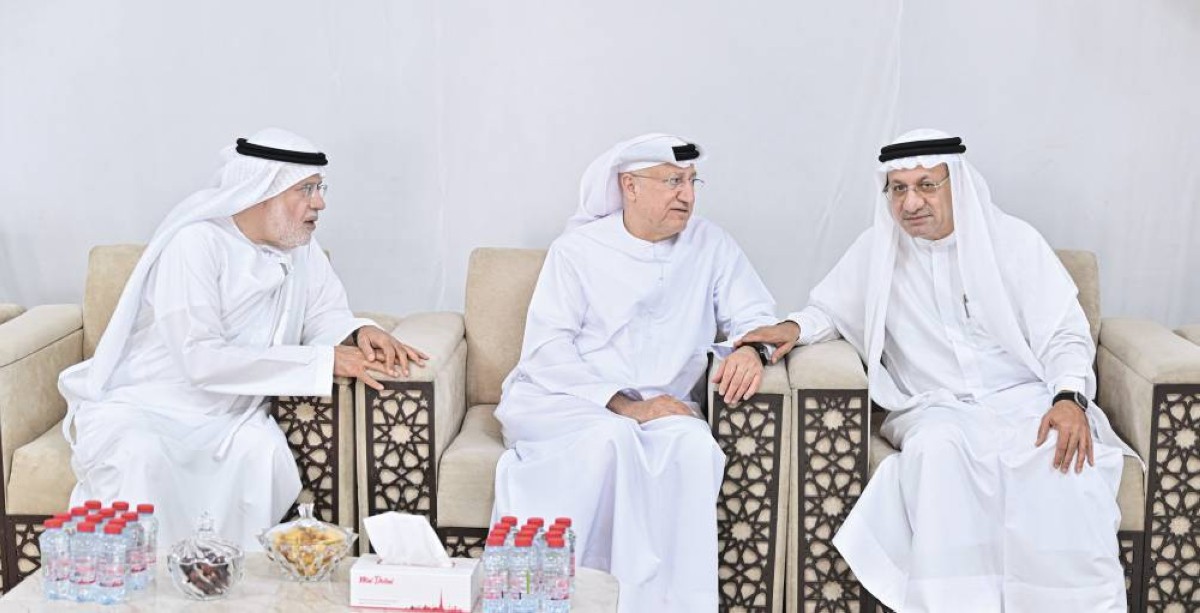 حميد القطامي يقدم واجب العزاء إلى عبدالسلام المدني