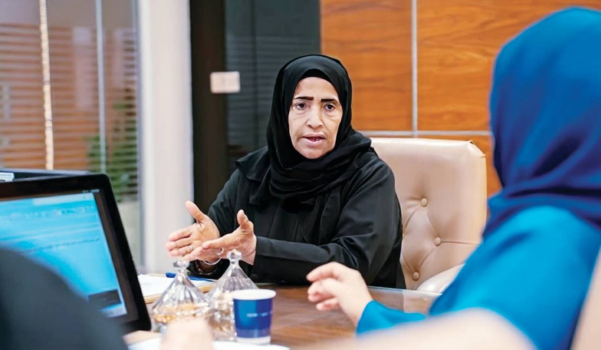 آمنة آل علي خلال الاجتماع