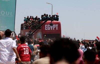 «رجالة مصر شرفتونا» تتصدر المشهد.. استقبال تاريخي لمنتخب «الفراعنة» بعد عودته من كأس العالم