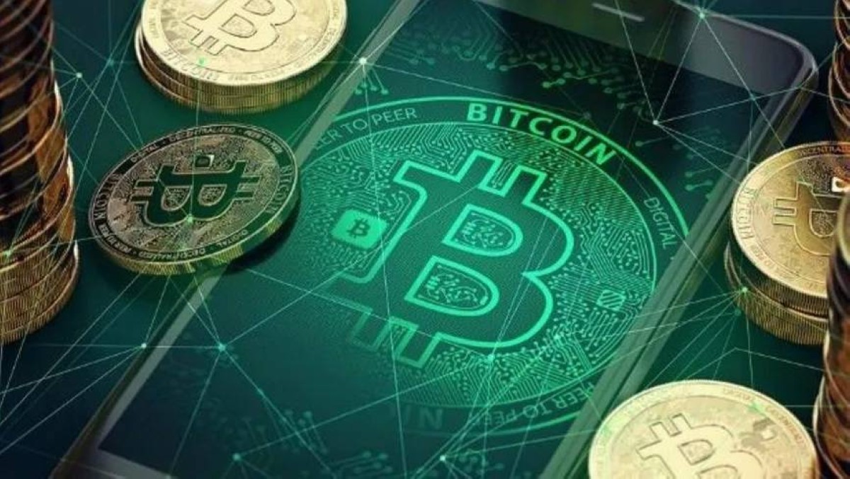 تراجع بتكوين مع ارتفاع أسعار النفط وتجدد مخاوف التضخم