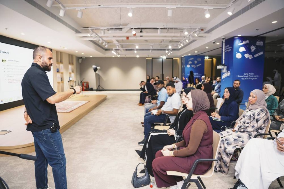 البرنامج يقدم تجربة تدريبية متكاملة تغطي مراحل صناعة البودكاست الاحترافي