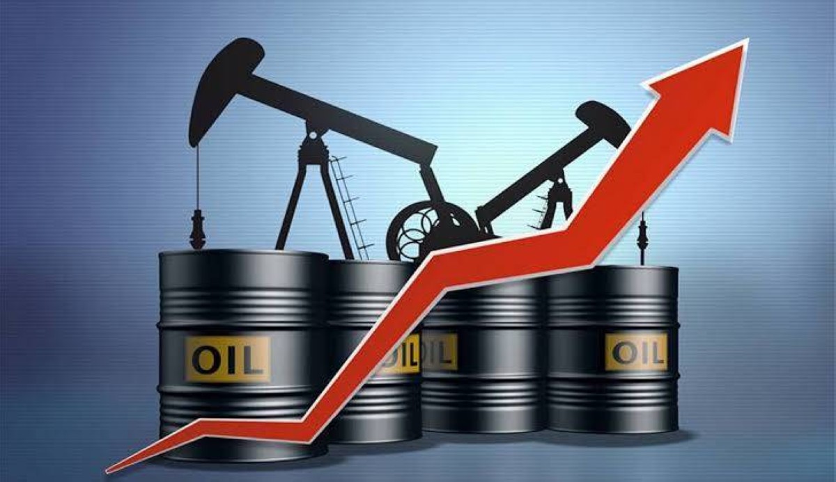 أسعار النفط تقفز 15 %.. وبرنت يحوم قرب 90 دولاراً