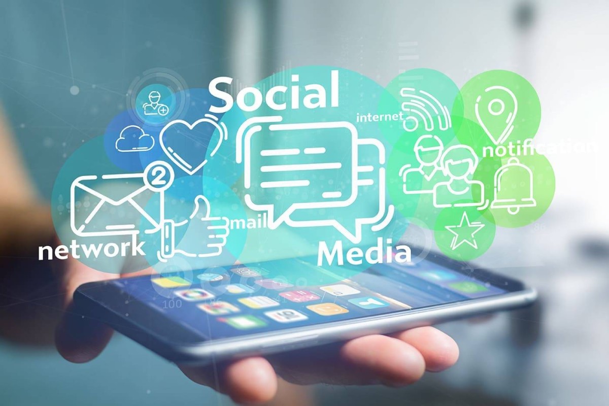 بريطانيا تدرس «حظر تجوال رقمي» ليلاً للمراهقين وتقييد التصفح اللانهائي على منصات التواصل