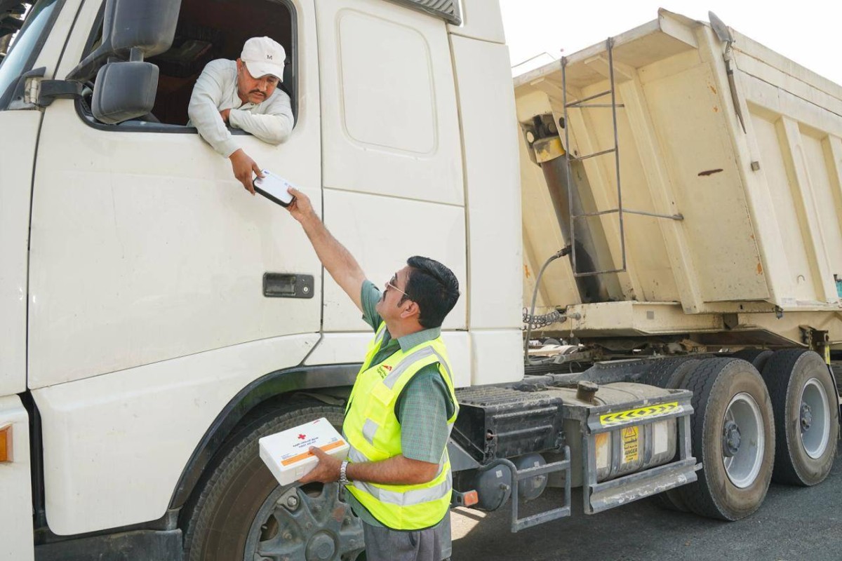 "طرق دبي" و"شرطة دبي" تطلقان حملة التوعية المرورية لسائقي الشاحنات وأصحاب شركات النقل