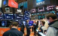 خسائر سهم IBM تتجاوز 25%.. وشبح الإفلاس يلاحق سهم «لوسيد»