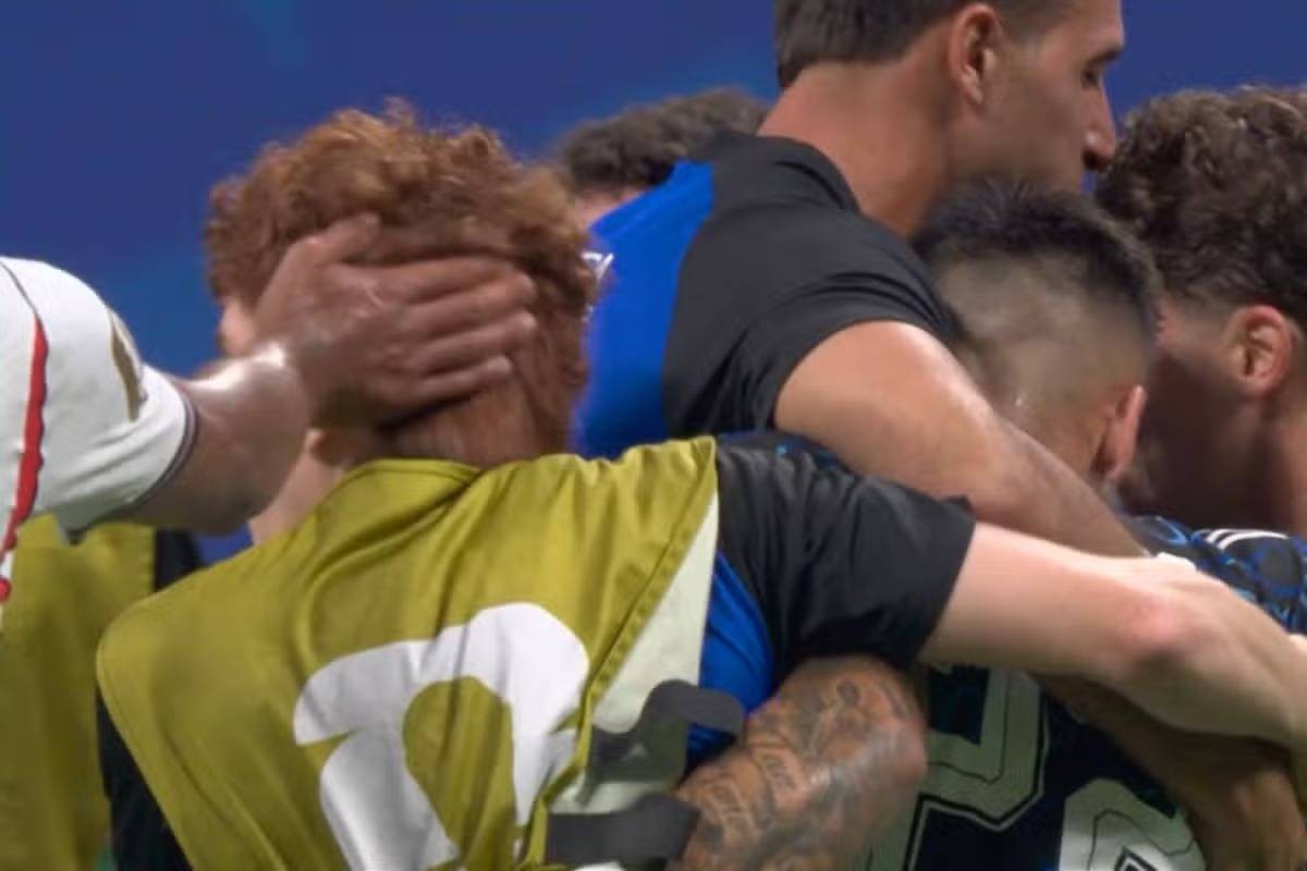 بيلينغهام يعتدي على لاعب الأرجنتين بعد الخسارة