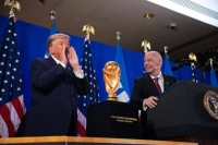 ترامب يكشف مقترحًا من إنفانتينو لتنظيم كأس عالم بين أمريكا والصين