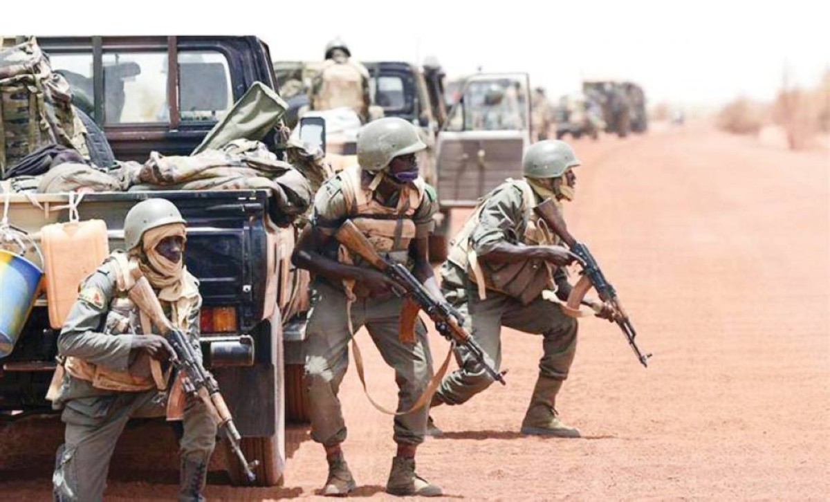 جنود ماليون خلال عملية عسكرية |