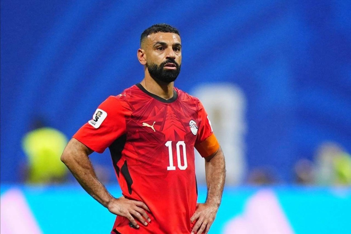 رئيس بشكتاش يرفض شرط وكيل محمد صلاح