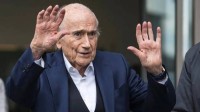 بلاتر يشن هجوماً عنيفاً على «فيفا»