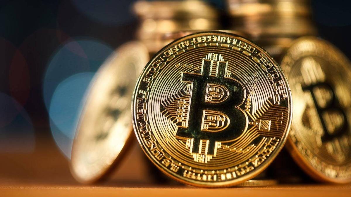 «بتكوين» دون 66 ألف دولار