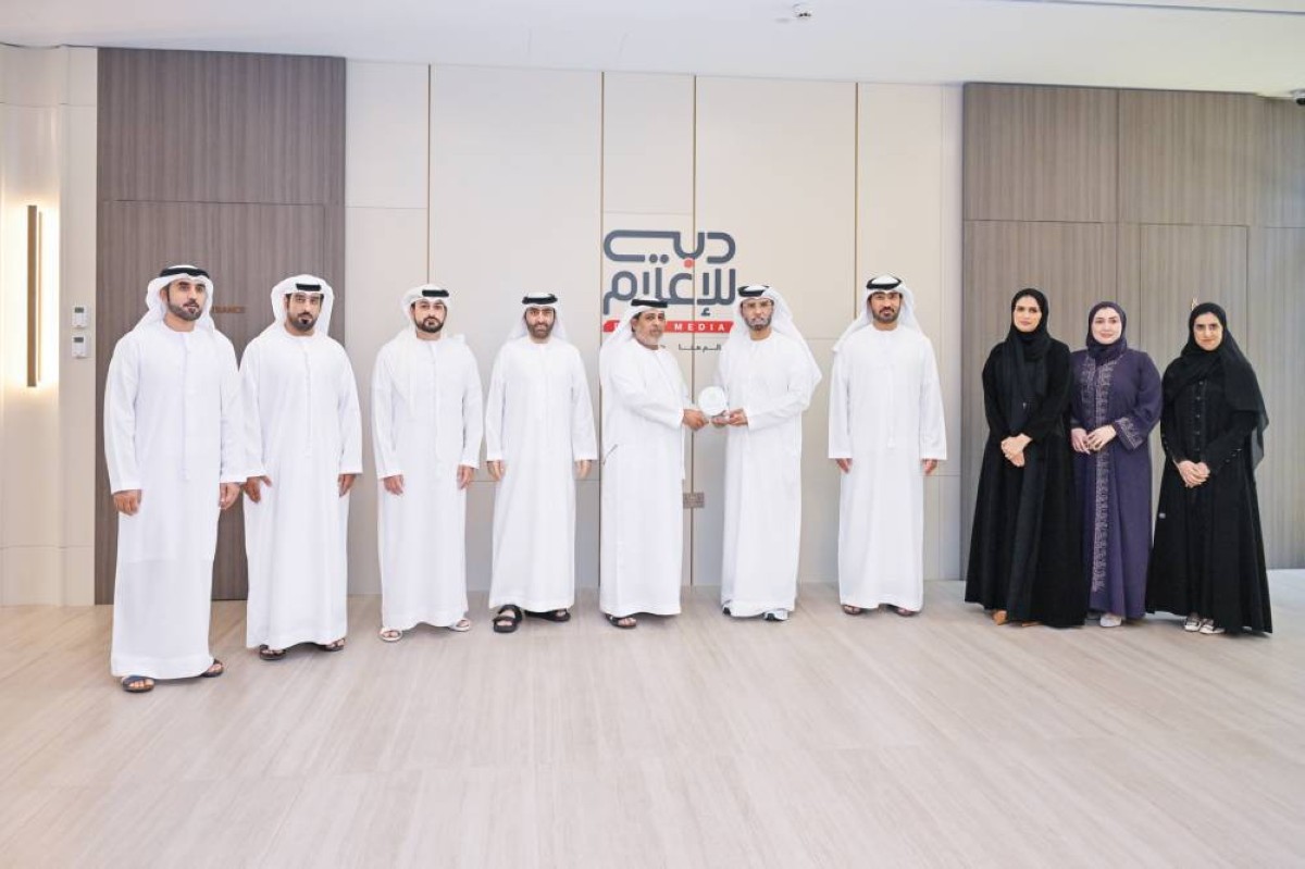 «أوقاف دبي» تمنح «الخط الساخن» في «الإمارات اليوم» «علامة دبي للوقف»