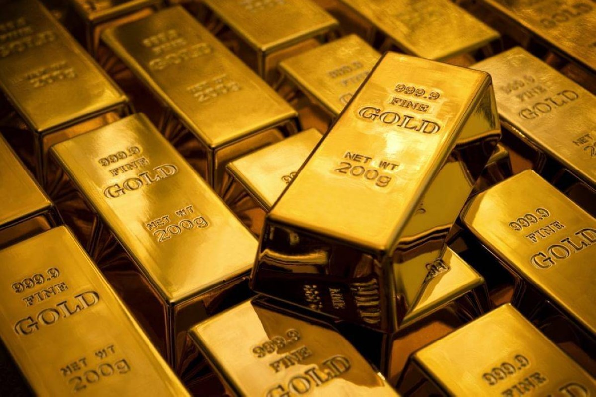 الذهب يرتفع بأكثر من 1% مع انخفاض أسعار النفط