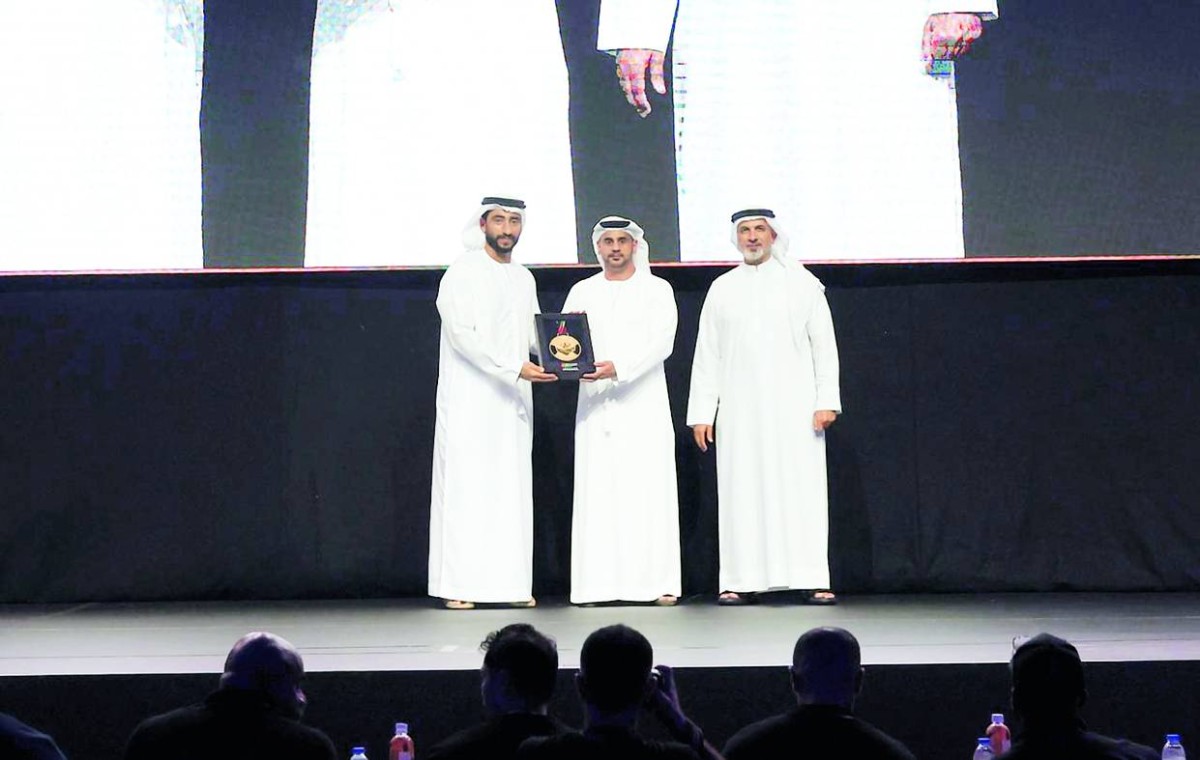 عبدالله الشرقي يكرم الفائزين ببطولة الإمارات لبناء الأجسام