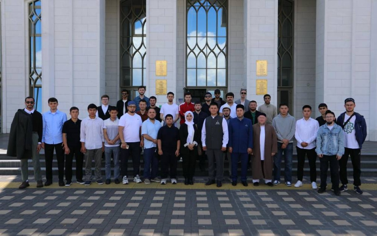 جامعة محمد بن زايد للعلوم الإنسانية ترسخ الحضور العالمي للغة العربية