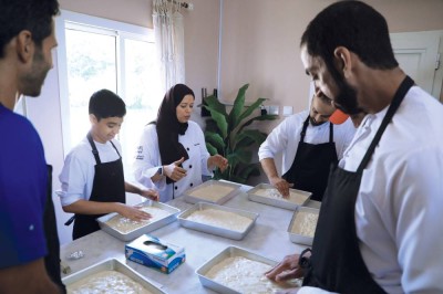 عبير اللوز تقدم وصفات مبتكرة في عالم الطبخ