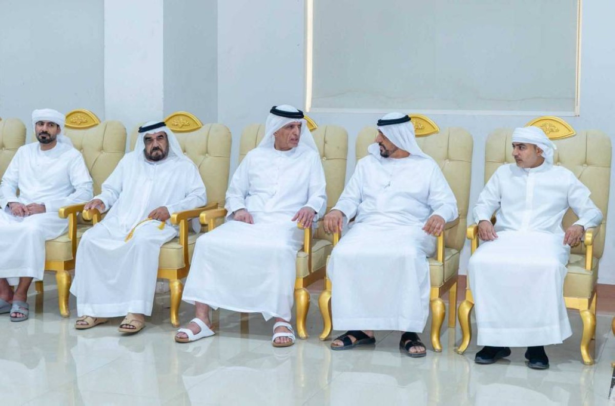 سعود بن صقر خلال تقديم واجب العزاء
