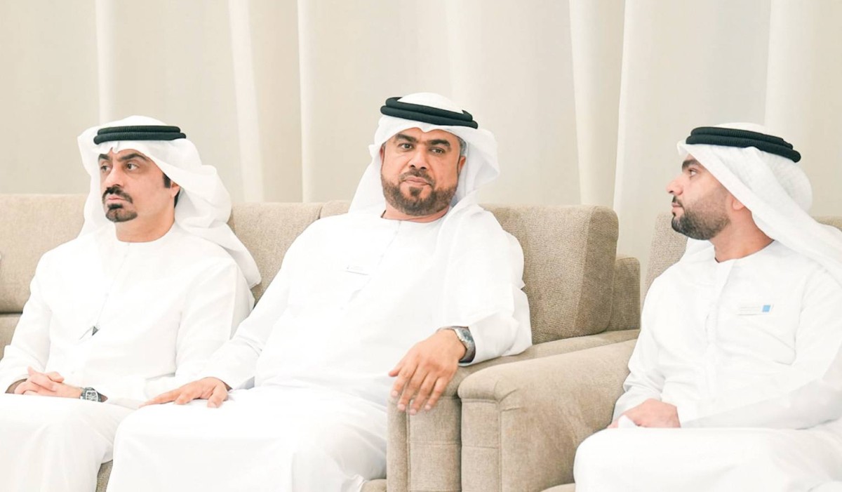 محمد الشحي وجانب من الحضور خلال الملتقى
