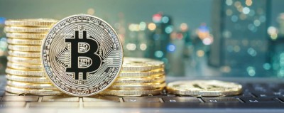 أداء متباين للعملات المشفرة في يوليو