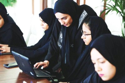 حضور متنامٍ للمرأة الإماراتية في القطاع الخاص