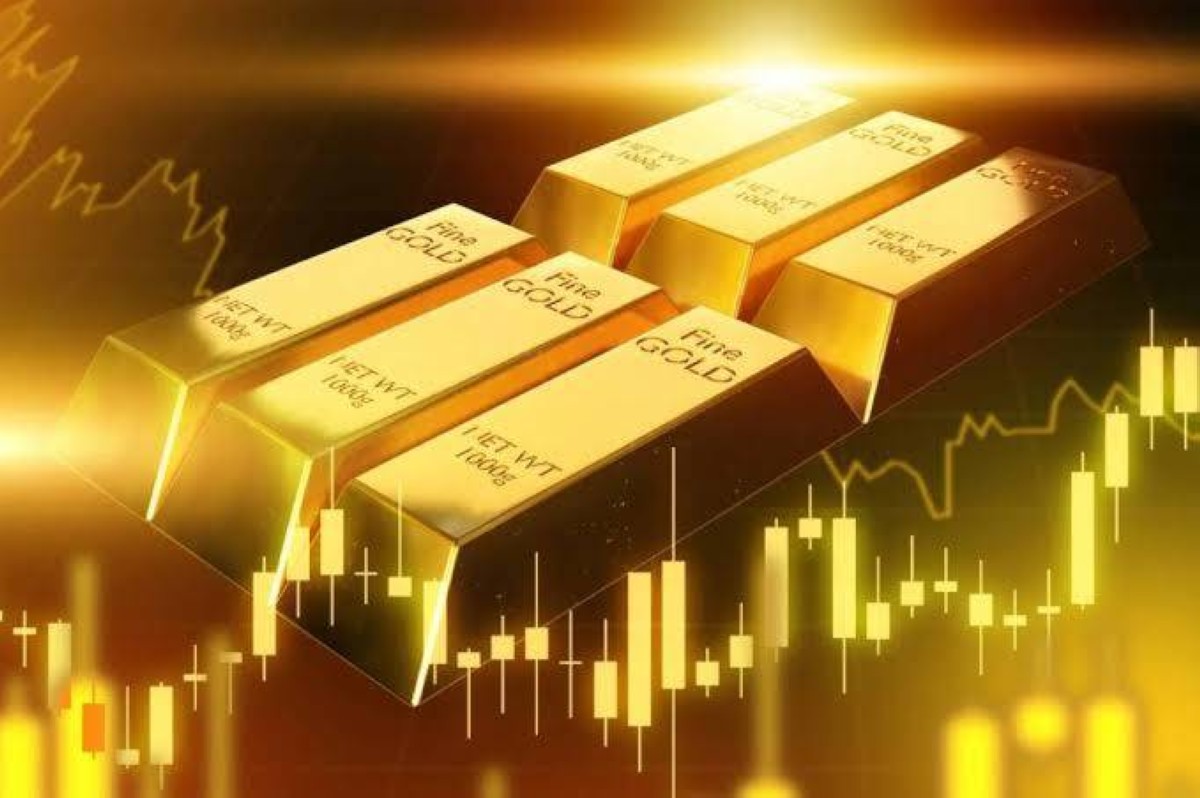 الذهب يقفز 4 % مع تراجع أسعار الدولار