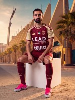 الوحدة يكشف عن قمصانه للموسم الجديد
