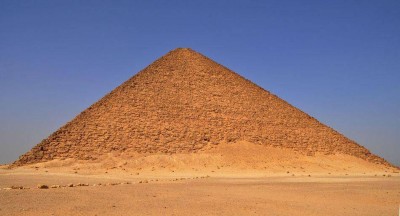 الهرم الأحمر.. أسرار جديدة تظهر بعد 4500 عام عن بناء الأهرامات