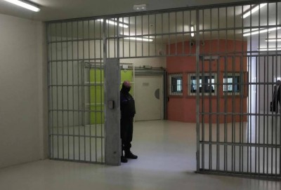 موجات الحر تحول سجون أوروبا إلى «أفران بشرية»