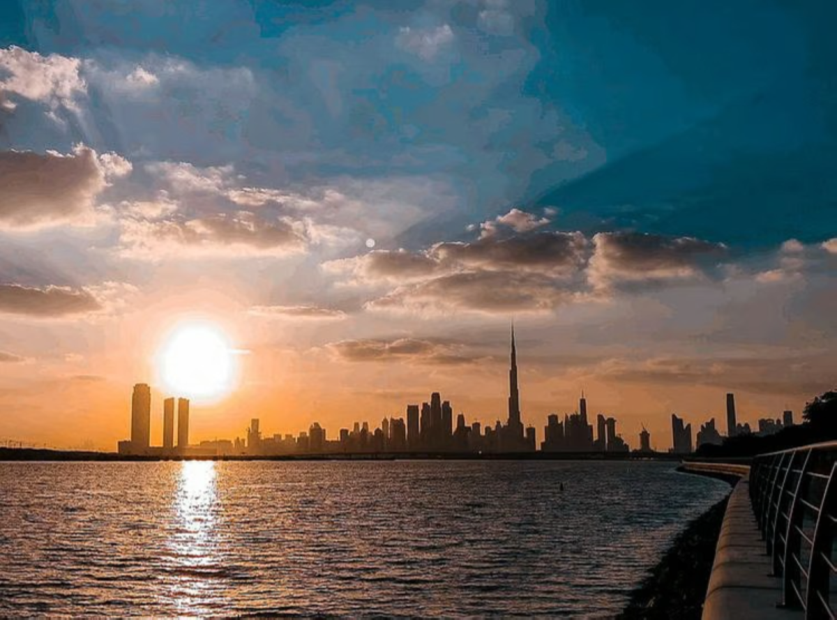 الإمارات.. طقس الغد صحو إلى غائم جزئياً مع انخفاض تدريجي بدرجات الحرارة