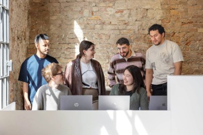 الجناح الوطني يسهم في إعداد جيل من الكفاءات الإماراتية والمقيمة القادرة على إثراء المشهد الثقافي