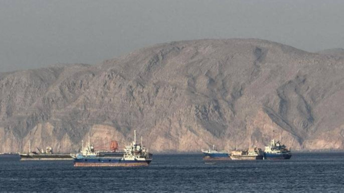 انخفاض حركة الملاحة عبر مضيق هرمز إلى 6 سفن