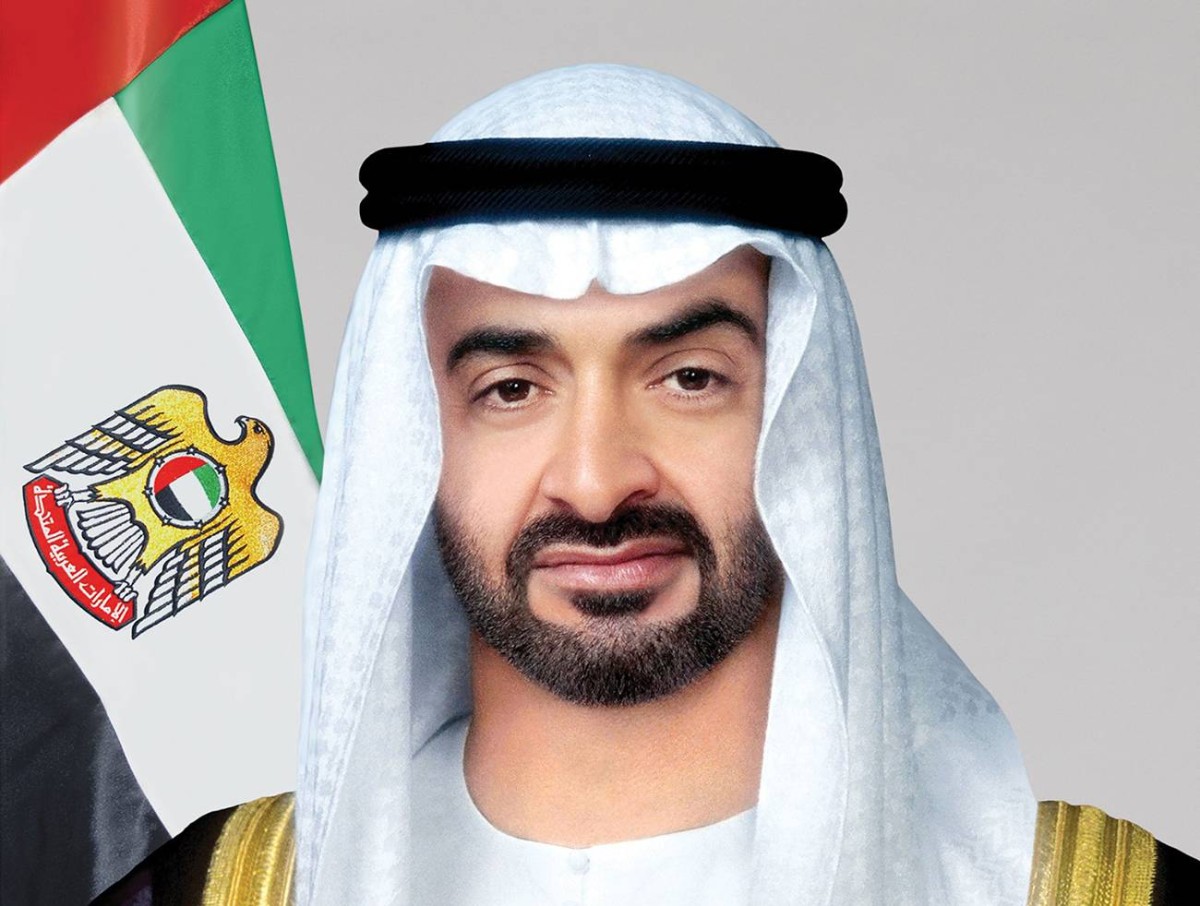 خلال جولة في أحد المراكز التجارية في أبوظبي.. رئيس الدولة يلتقي يوسف علي وعدداً من العاملين في مجموعة اللولو