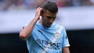 عرض ثالث من برشلونة للتعاقد مع رودري