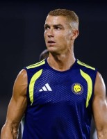رونالدو يغير إطلالته بعد الزواج من جورجينا