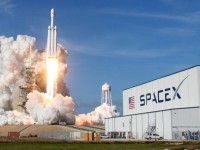 "سبيس إكس" تطلق صاروخي "فالكون 9" بفارق 38 دقيقة
